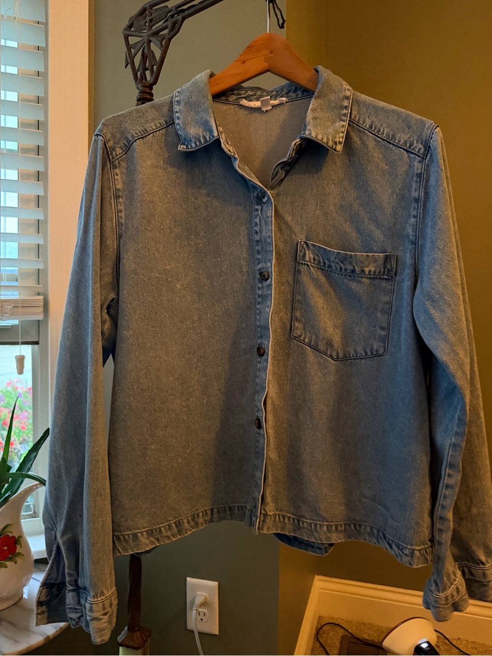 GT-0049 Jane + Delancey Chambray Denim Button Down Shirt L